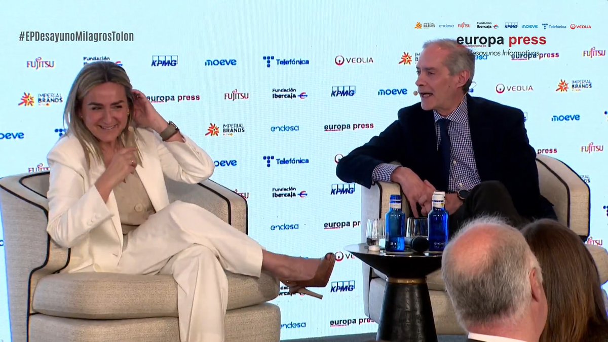 La ministra Tolón dice que la final del Mundial de 2030 "tiene que ser" en España, sin concretar en qué ciudad, y admite que el fútbol es una de las cuestiones "más complicadas" de su Ministerio: "¿Y sabe por qué? Porque hay demasiado hombre" #EPDesayunoMilagrosTolon