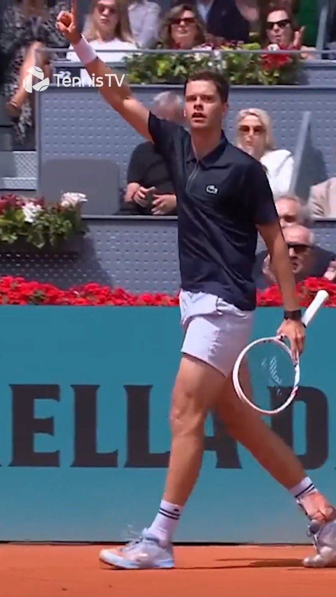 Incredible! With points like this one, 21yo Alexander Blockx defeats the defending champ Casper Ruud 6-4, 6-4 to reach the semifinals in Madrid. Incredible run! Will enter the top 35 🔥