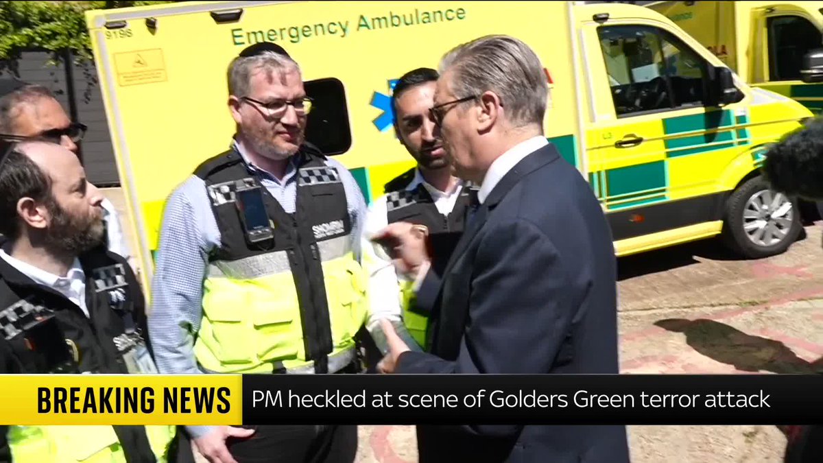 Prime Minister Sir Keir Starmer speaks with Shomrim emergency response unit volunteers, after yesterday's terror attack in Golders Green Live updates: 📺 Sky 501 and YT