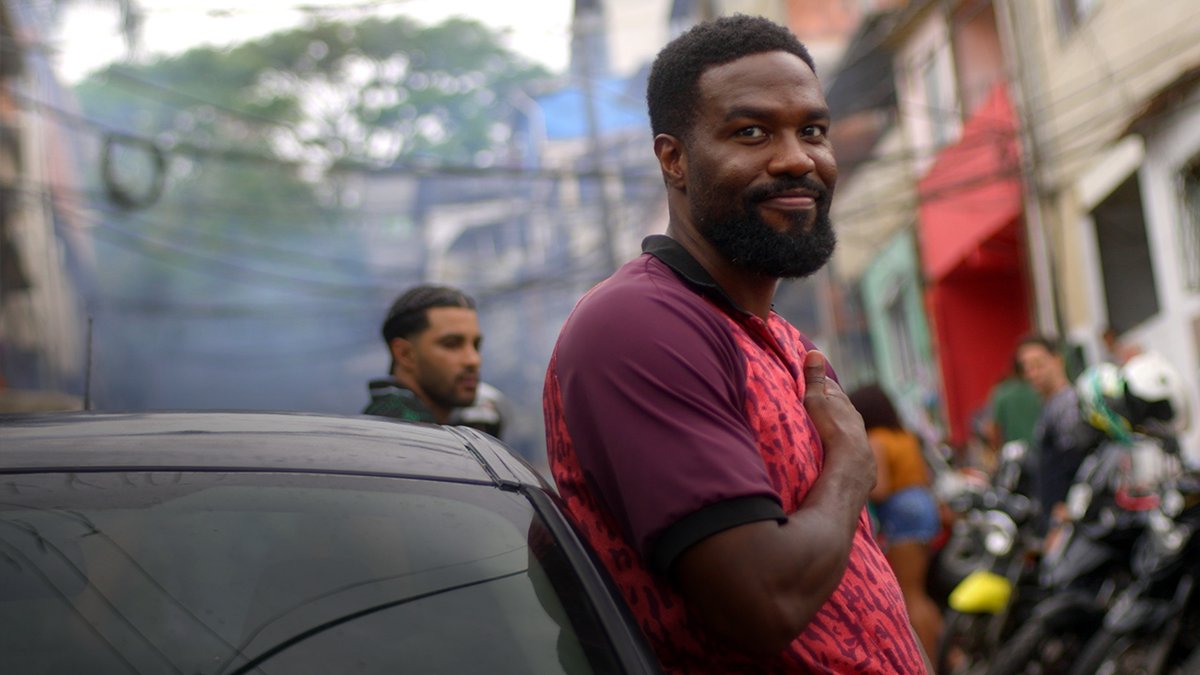 Série insana. Bastidores mais insanos ainda. Homem em Chamas, nova série gravada entre Brasil e México e estrelada por Yahya Abdul-Mateen II, já está disponível. 🔥🔥🔥