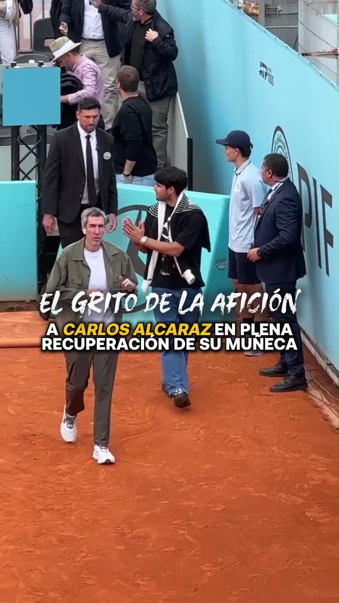 🫂🌟 La gente aclama al Rey del tenis español: Carlos Alcaraz 🫶 "¡Te echamos de menos!" 🎥 Millán Cámara #MMOPEN