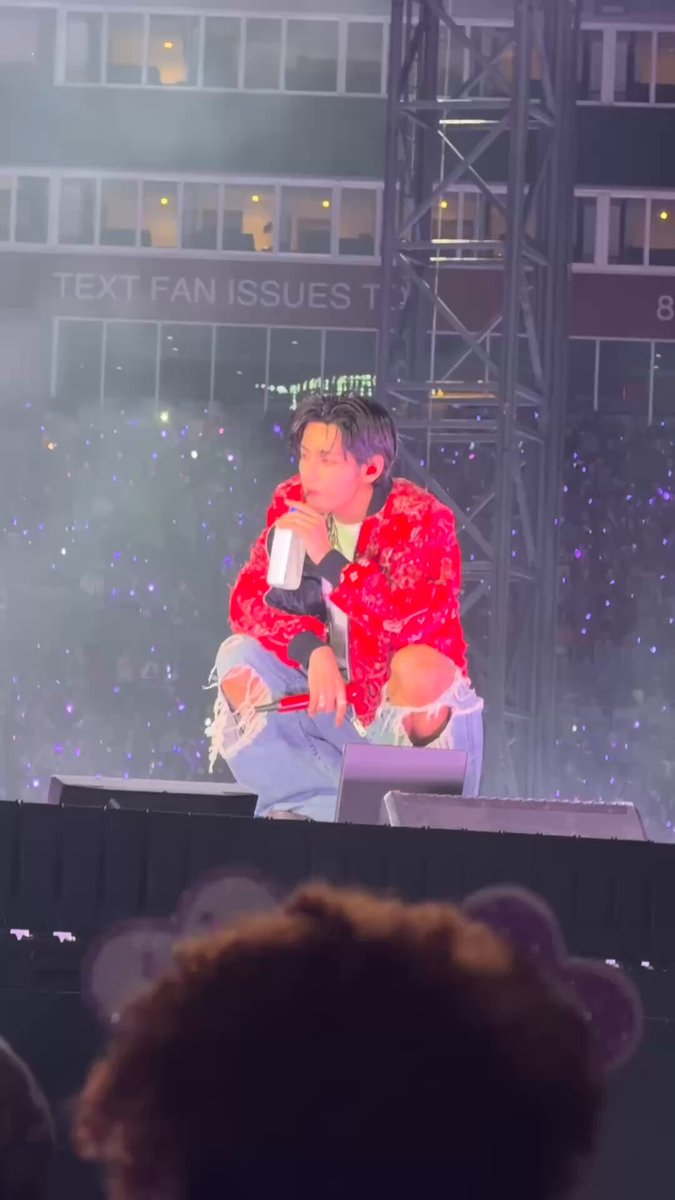 Taehyung mouthed “It’s fucking hot” and then offered Army water