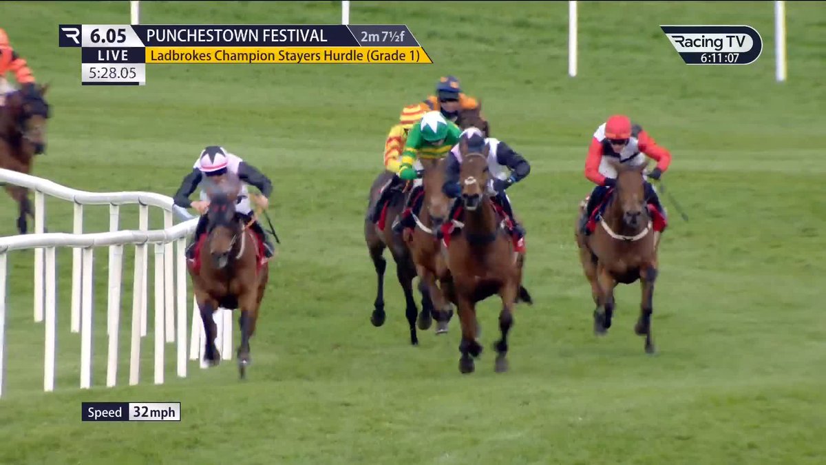 Bob Olinger lands the Ladbrokes Champion Stayers' Hurdle 🏆