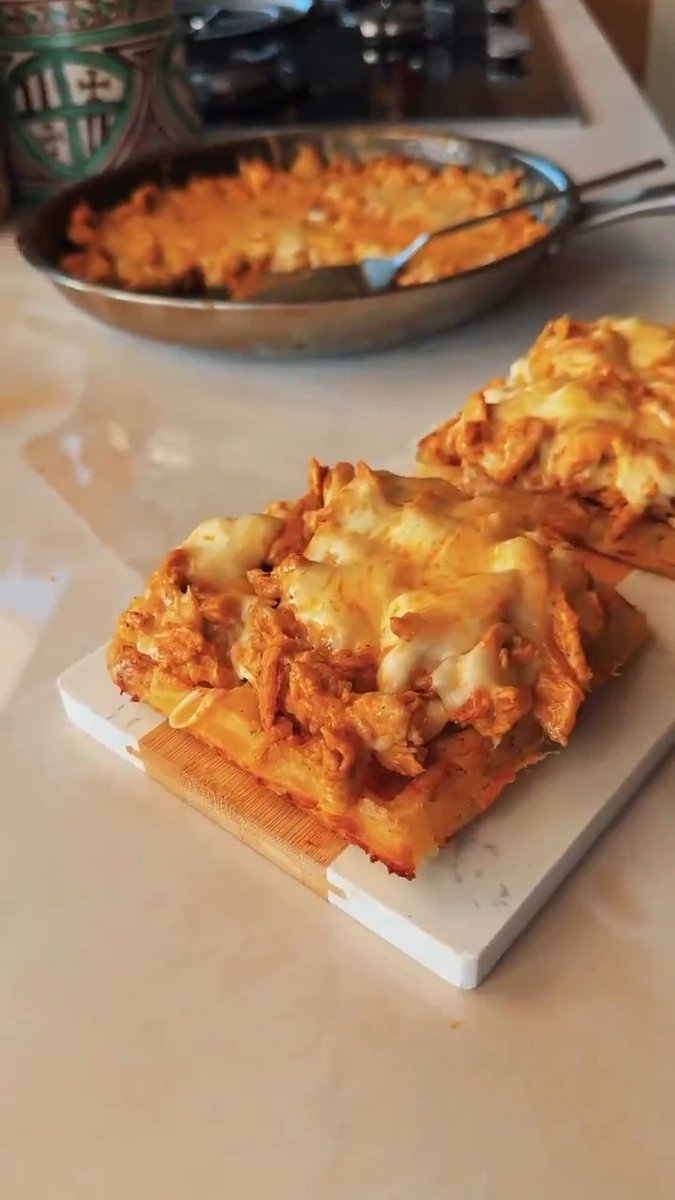 Wait… you can make WAFFLES out of POTATOES?! Crispy golden outside, loaded with juicy chicken &amp; melty cheese inside. I never thought of this and now I’m obsessed 🔖