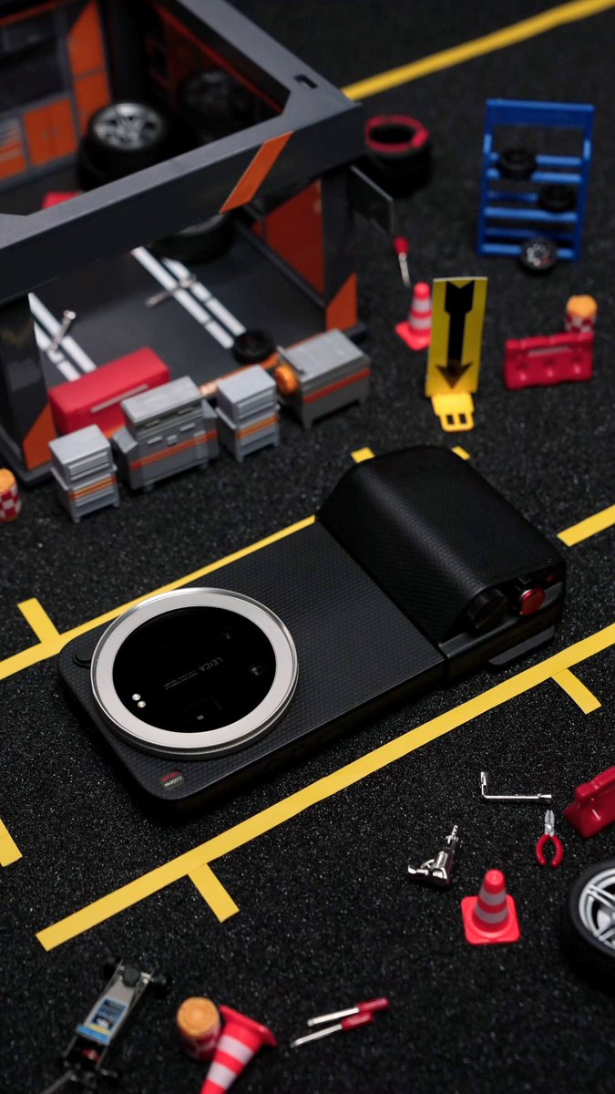Pit stop speed, flawless swap for Xiaomi 17 Ultra. 🏁