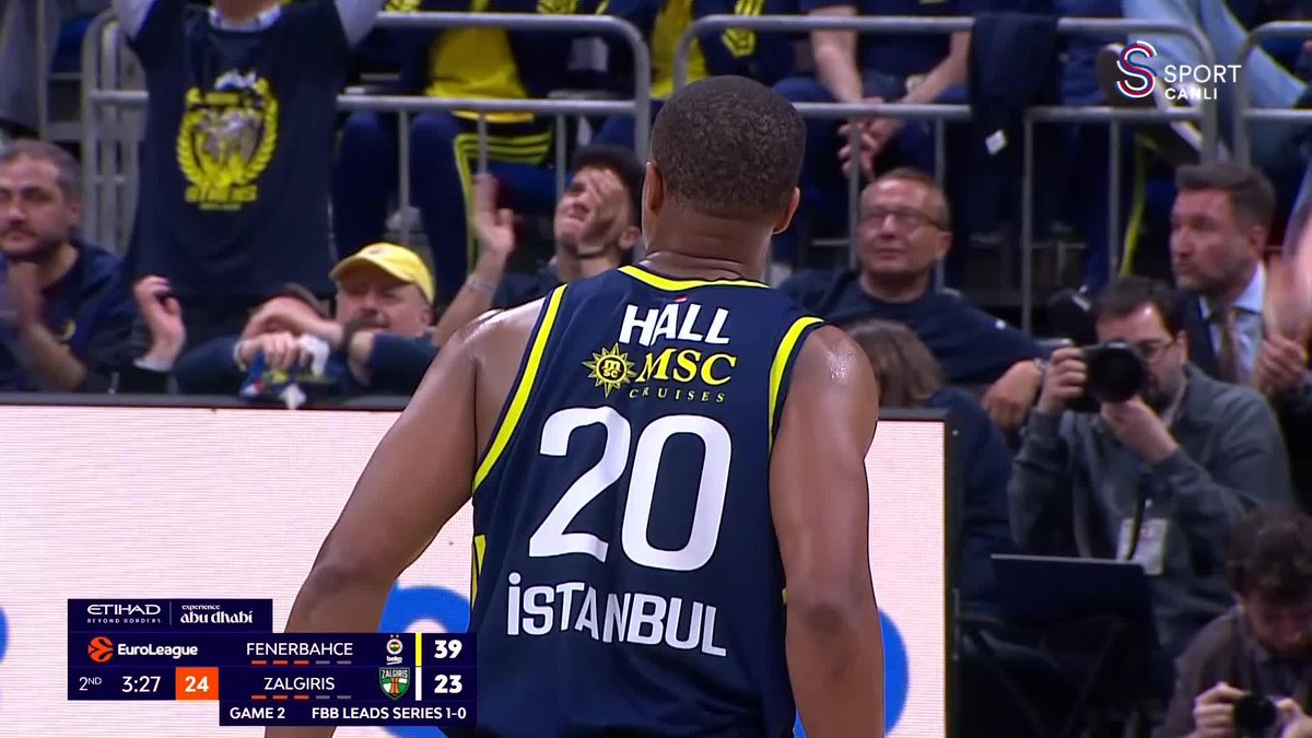 🏆 Fenerbahçe tribünleri: "Taraftar çıldırdı, EuroLeague'i istiyor!"