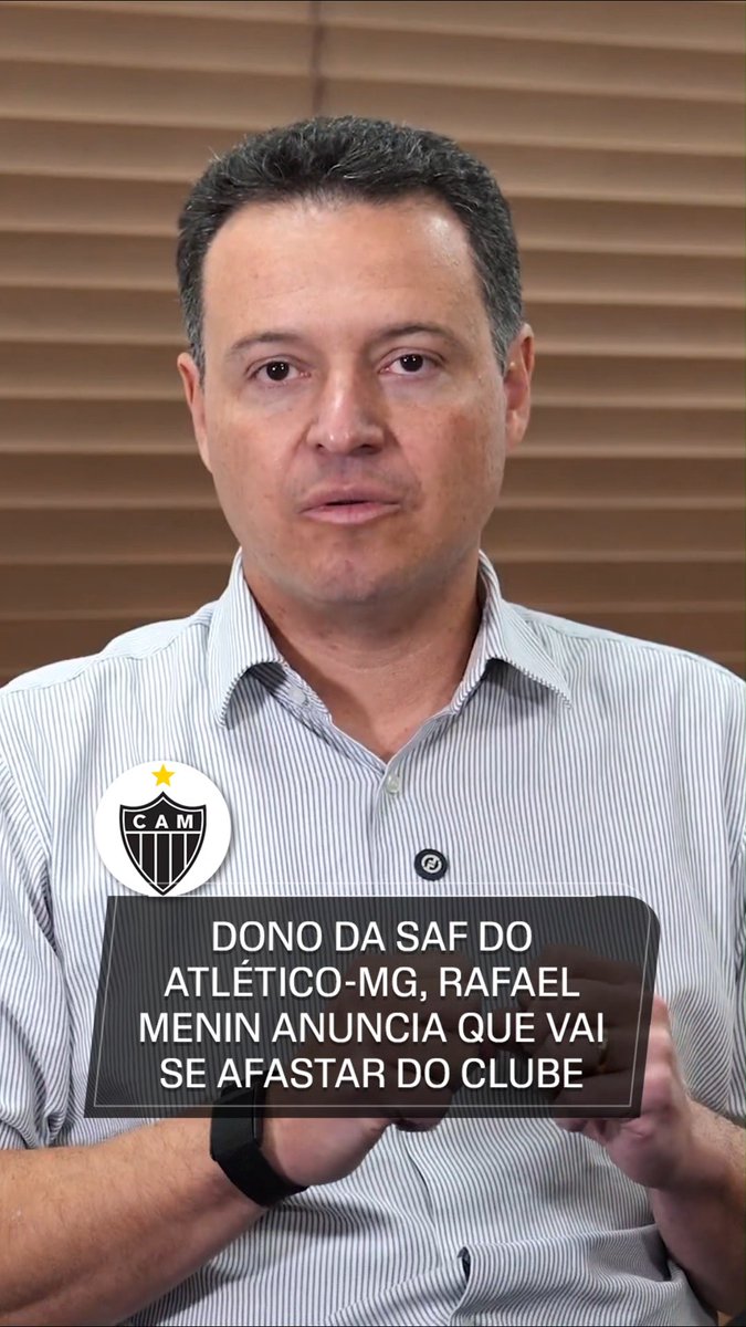 Acionista majoritário da SAF do Atlético-MG, Rafael Menin anunciou nesta quinta-feira (30) que se afastará do clube. O CEO Pedro Daniel será o responsável pelas operações diárias, conforme vídeo publicado nas redes sociais do Galo. 🎥Atlético #FutebolNaESPN #AtleticoMG #RafaelMenin