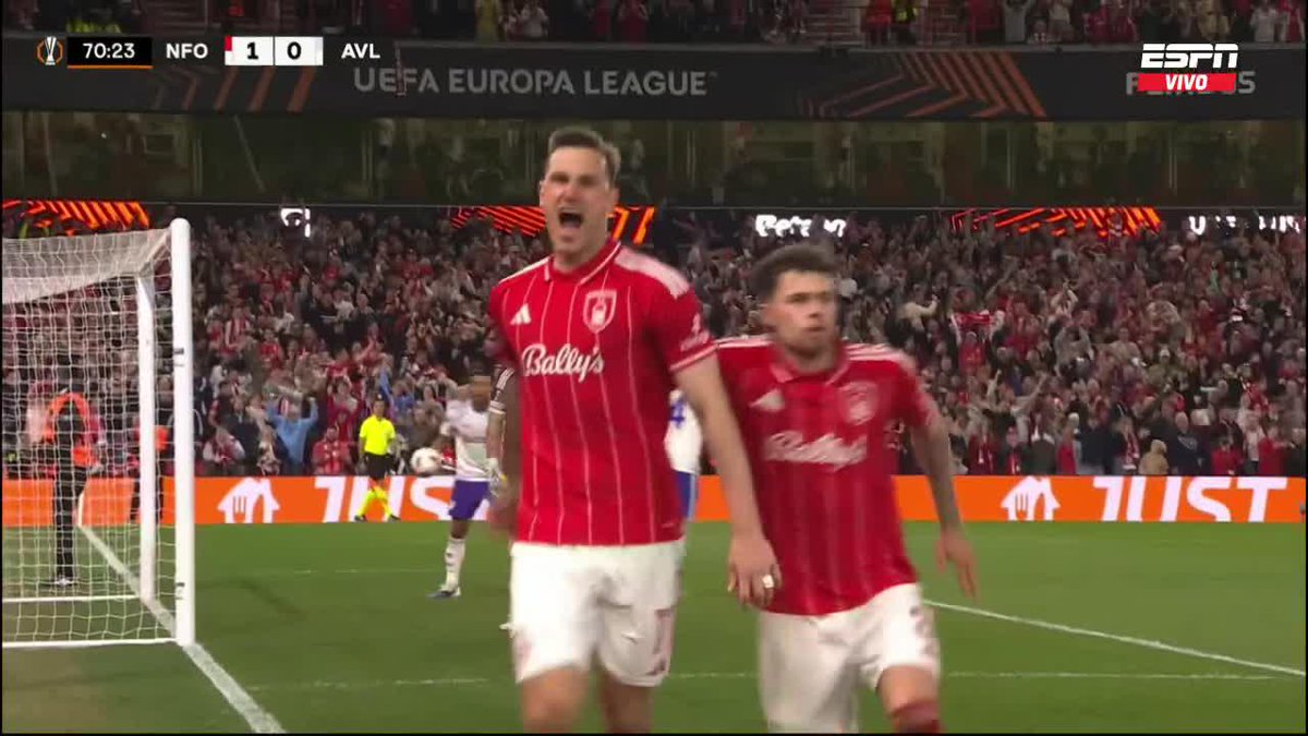 Wood y el 1-0 de Nottingham Forest a Aston Villa, en semifinales de la Europa League. Imposible para Dibu. 🏴 🏆😬
