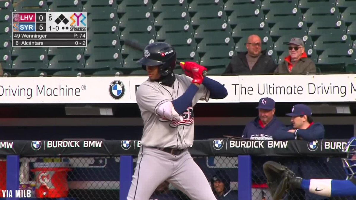"HE DOES IT AGAIN!" A.J. Ewing makes diving catches on back-to-back pitches! 🔥