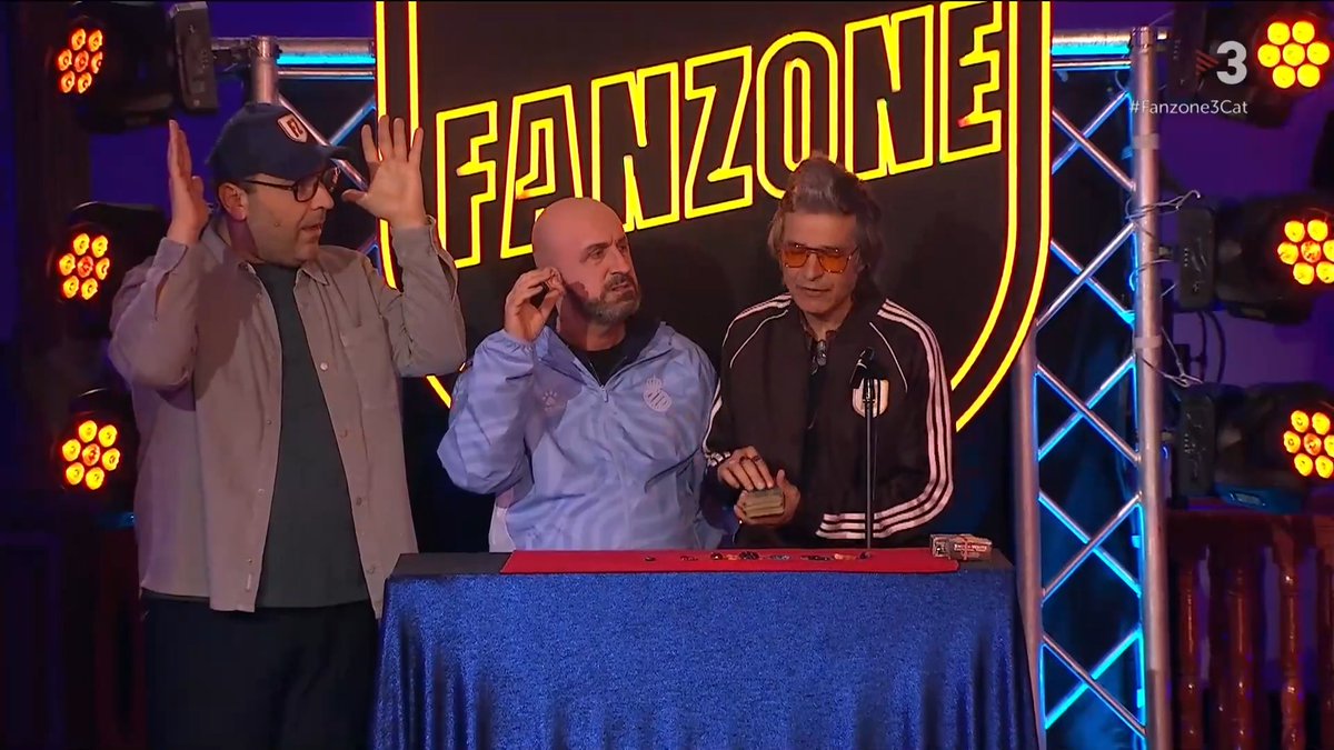 ✨🔮 Guanyarà l’Espanyol al Reial Madrid? Quan guanyarà la Lliga, el Barça? Les cartes de Javi Tarot tenen les respostes. #Fanzone3Cat ▶