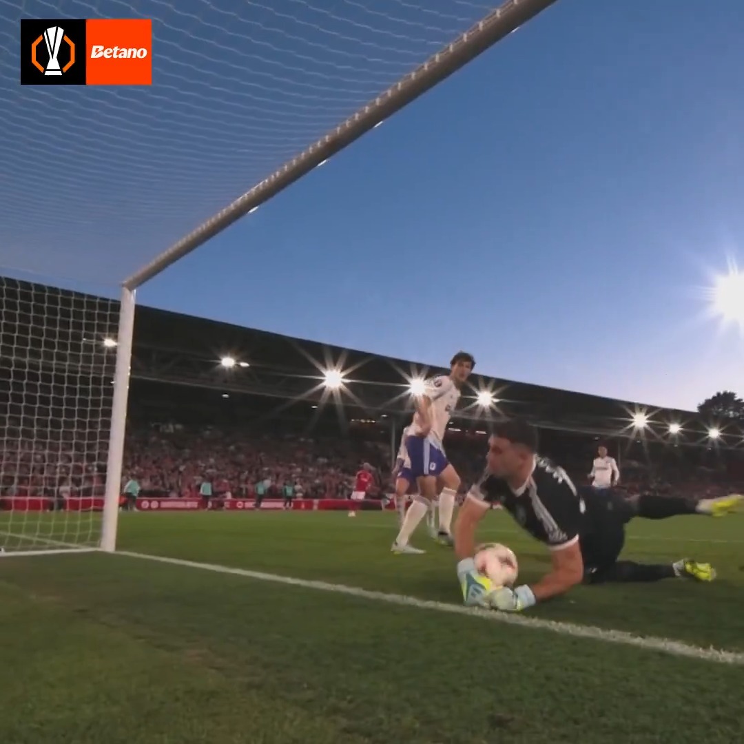 Stop what you're doing and watch this Emi Martínez save 🤯 #UELsaves | Betano Portugal 🔞