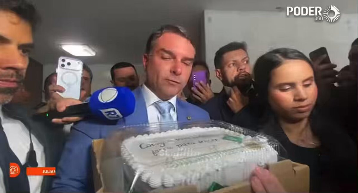 🚨VEJA - Flávio Bolsonaro comemora derrubada do veto de Lula na dosimetria e diz que foi o melhor presente de aniversário no Congresso “Sem dúvida alguma é o melhor presente de aniversário que Deus me deu no Congresso Nacional”