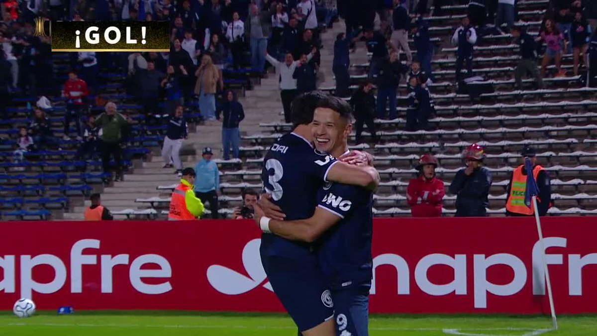 Cómo te van a hacer un gol sacando del medio jajaja 🤣🤣🤣