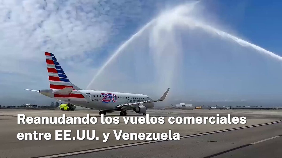 Celebramos la histórica restauración del servicio aéreo directo entre Estados Unidos y Venezuela con un vuelo de americanair de Miami a Caracas. Durante casi siete años, no hubo vuelos comerciales directos entre nuestros países. Con el liderazgo de President Donald J. Trump Trump esto cambió hoy.