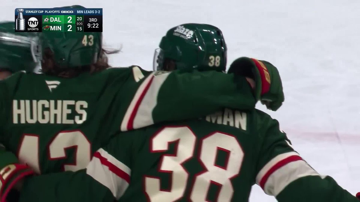 THE BANK WAS OPEN FOR QUINN HUGHES 🤯 HE'S GOT HIS SECOND OF THE GAME, THE WILD HAVE THE LEAD 🚨