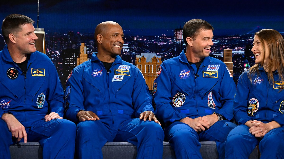 “That solidified us as a crew.” -NASA Artemis Commander Reid Wiseman on the crew decision to name a crater after his wife, Carroll. 🩶 #FallonTonight