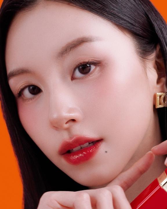 #DGBeauty introduces Chaeyoung as the new face of #DolceGabbana’s Fresh Look. Designed for ease of use and versatility, the look enhances lips and cheeks with lightweight textures and vibrant tones featuring Cherry Glaze Bar and Rose Dew Lip Bite. Discover more at #DGMakeup
