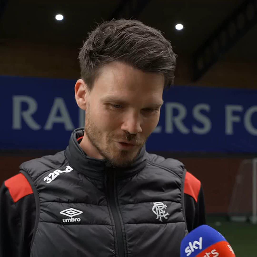🗣️ "We want to take points. We have four games to go. It is a huge one - maybe a final, final!" Rangers boss Danny Röhl on the title race, facing leaders Hearts, calling for a "strong refereeing performance" & confirming Rommens is fit again. Watch Monday's game live on Sky 📺
