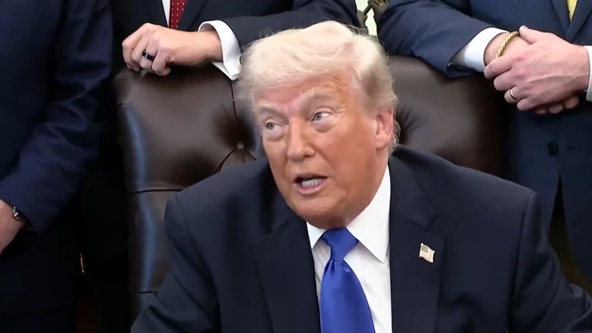 Absolute cognitive decline on live TV. Donald Trump claims Iran wants to make a deal "badly," but in the exact same breath admits he has no idea who their leaders even are! He then rambles incoherently about gas sitting on the oceans. The US President is completely lost.