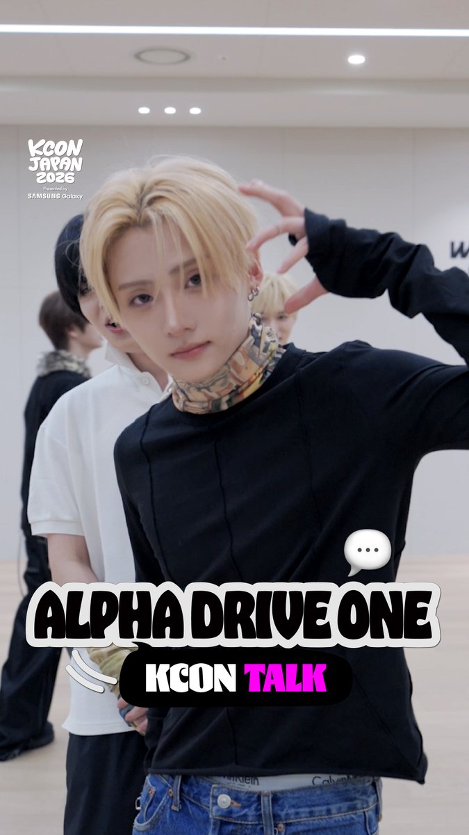 [#KCONJAPAN2026] #ALPHADRIVEONE CHECK-IN MISSION ANXINがルームメイトになりたいメンバーは..？😼 ALPHA DRIVE ONEの初KCONが楽しみなALLYZはカモン！😆 - KCON JAPAN 2026 MAY 8-10 Makuhari Messe Let's #KCON