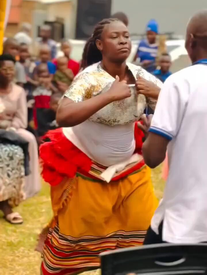 Beautiful Kiganda dance, Uganda 🔥🔥