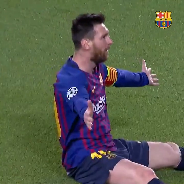 ¡A 7 AÑOS DE ESTA OBRA MAESTRA DE MESSI! Un día como hoy, pero de 2019, el GOAT marcaba su gol 600 con la camiseta del Barcelona y era con este tiro libre inolvidable ante Liverpool en la #CHAMPIONSxESPN. MÁGICO 🪄🐐