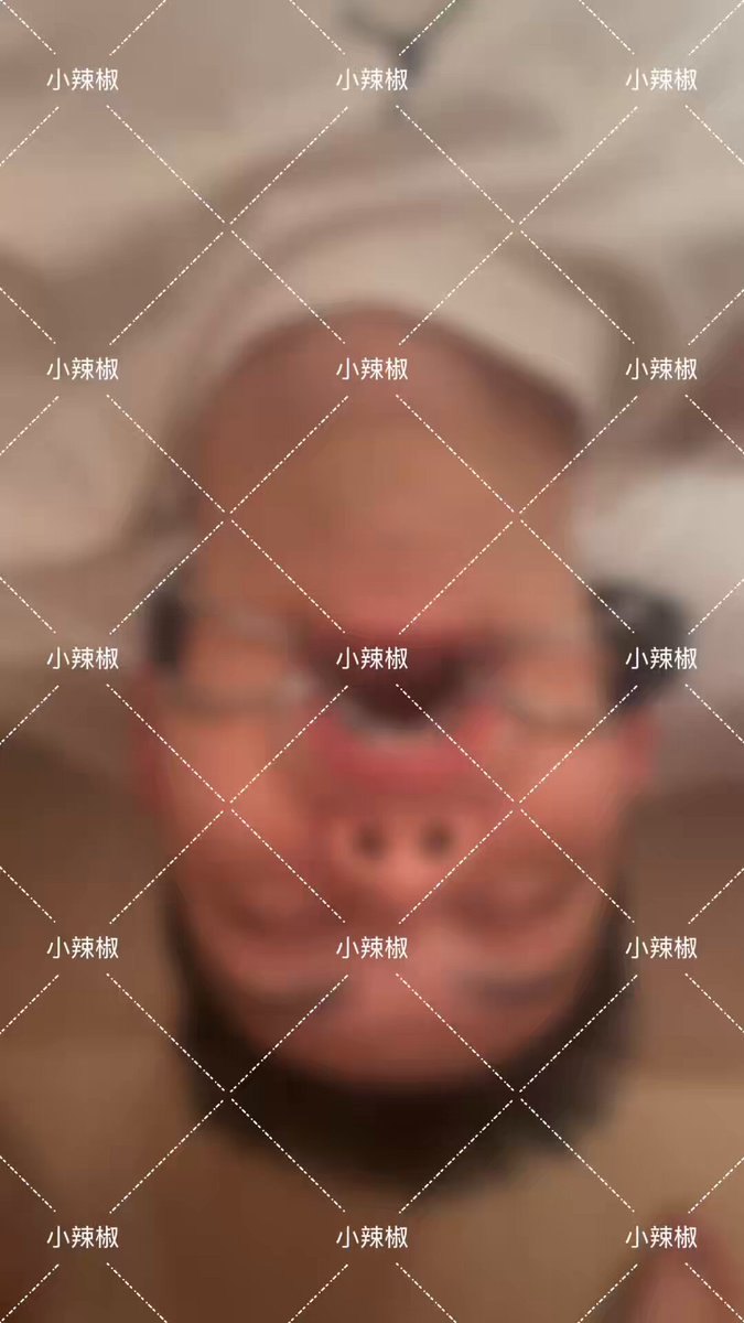 每次都要嘴里塞点东西才能睡着💤 #睡觉 #白袜 #男大