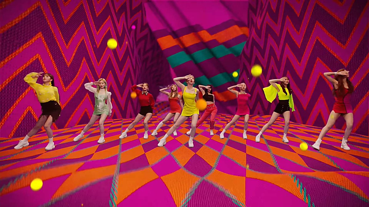 Pra mim Twice tinha que contratar novamente o drogado que fez o MV de fancy