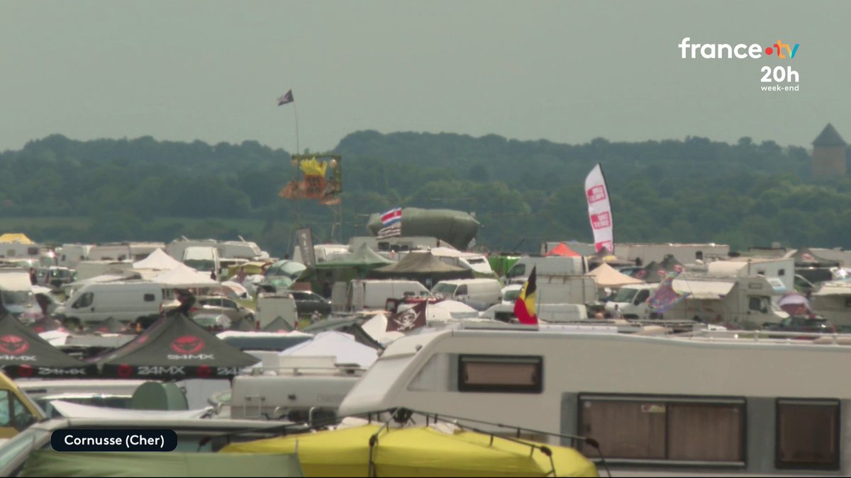 Plus de 20 000 fêtards venus de toute l'Europe sont réunis ce week-end près de Bourges pour une rave party à haut risque, selon les autorités. Cette fête géante non autorisée se tient sur un terrain militaire. #JT20h