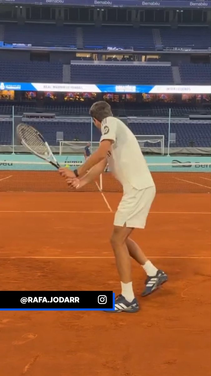 ⚪ Rafa Jódar, corazón merengue 🇪🇸 El español no desperdicia la oportunidad y entrena en el Bernabéu con golazo por el camino #MMOPEN