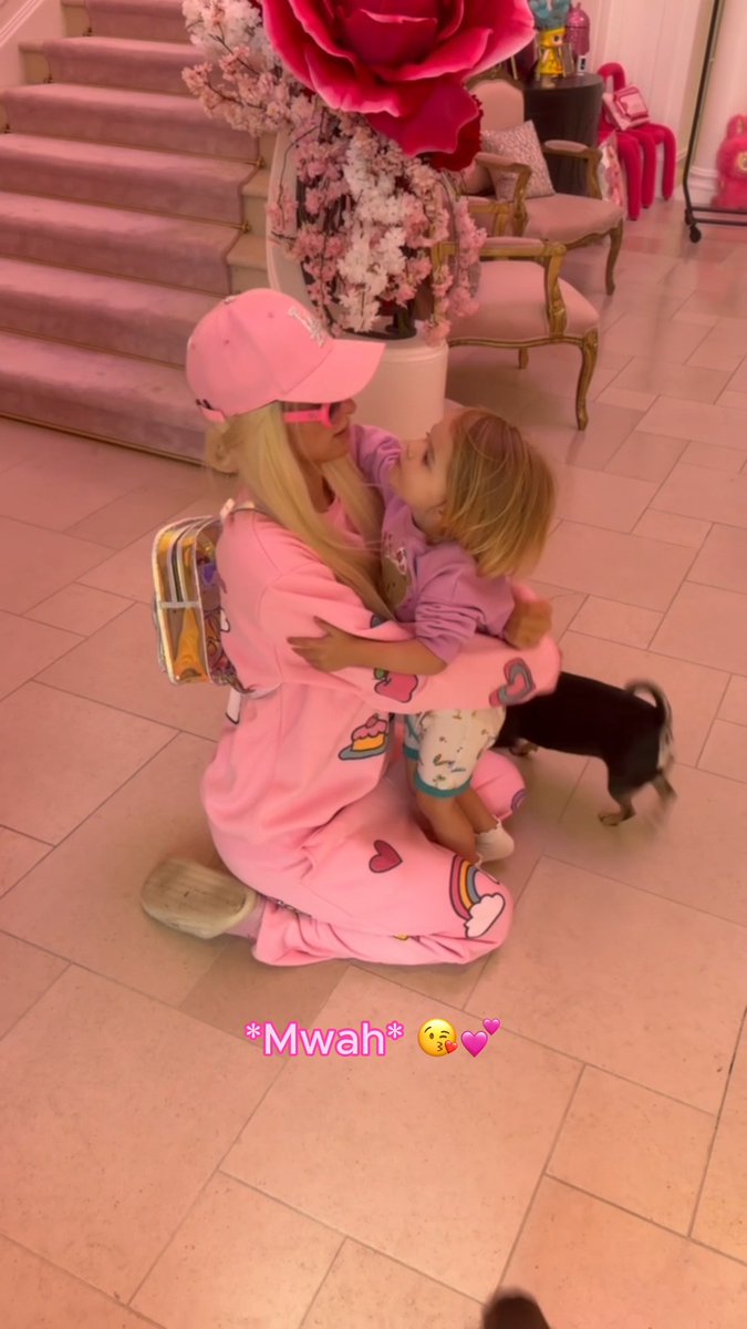 My favorite hello🥰 and the hardest goodbye🥺💘 So grateful for my #CutesieCrew 💫🐣