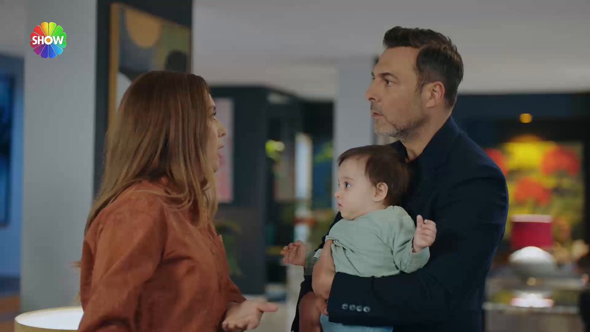 Ömer, olayın detayını öğreniyor… #KızılcıkŞerbeti yeni bölümüyle Show TV’de. Gold Film