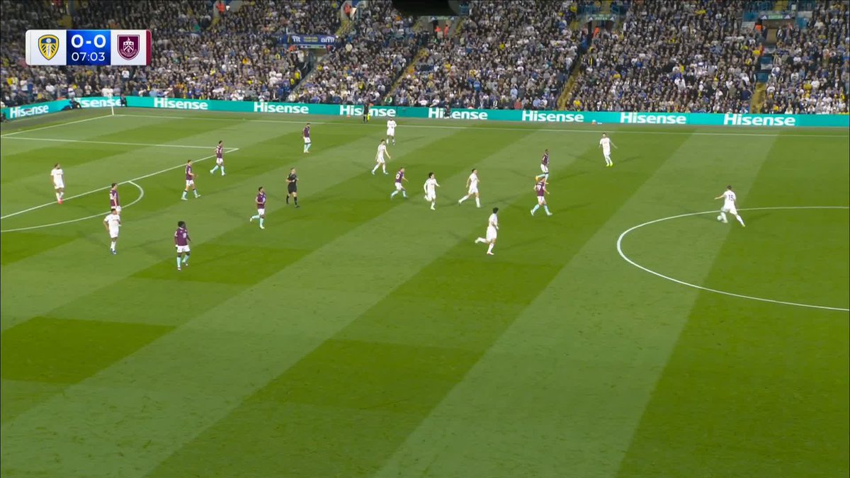 Anton Stach strikes from range to open the scoring for Leeds 💥