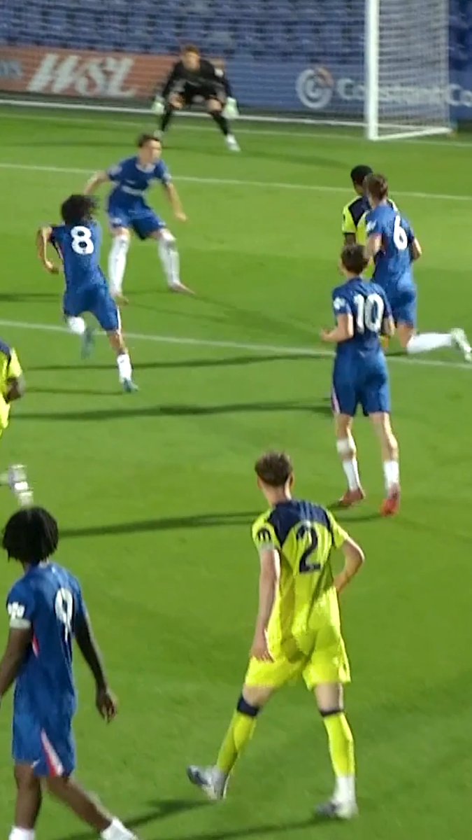 Reiss Russell-Denny puts us in front against his former club! ⚽️ We now lead Chelsea U21s 2-1 in the quarter-finals of the PL2 play-offs - and you can watch the closing stages live on SPURSPLAY! ⤵️ 📺