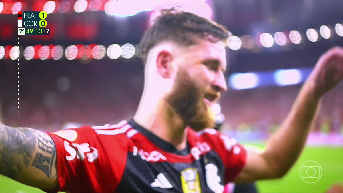 Léo tem gols mais bonitos e importantes pelo Flamengo, mas o meu favorito sempre vai ser esse. Acréscimos, machucado e virou atacante pra não ficarmos com menos um em campo. 300 jogos, 15 títulos.