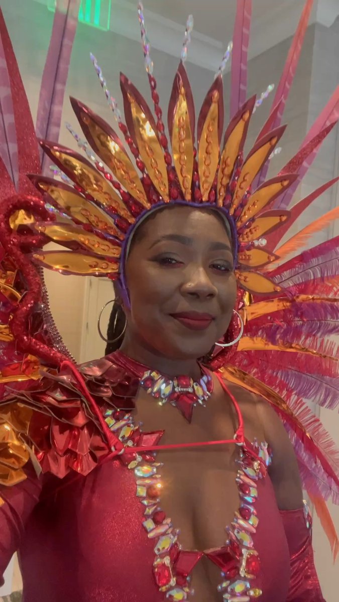 Alicia here, an editor behind Lonely Planet’s Caribbean guidebooks – and THIS is why St Thomas in the US Virgin Islands should be your first Carnival 🥳