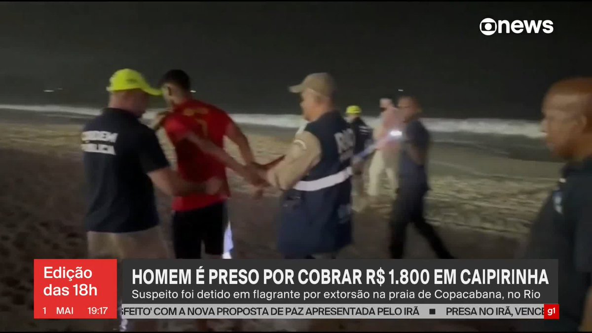 Homem é preso por cobrar R$ 1.800 em caipirinha em Copacabana, Zona Sul do Rio. Segundo a Secretaria Municipal de Ordem Pública, a vítima foi coagida por um grupo a pagar o valor abusivo. #Edição18 ➡ Assista à #GloboNews: