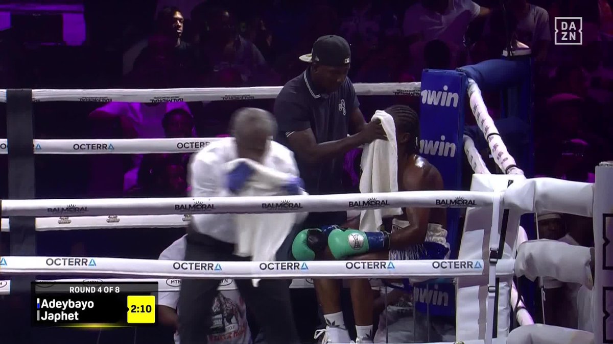 Boxing event in Nigeria was just stopped after tear gas got into the ring 😳