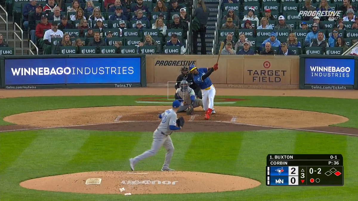 Buxton is on FIRE🔥. His 9th homer in the last 16 games ties it up! (via Minnesota Twins )