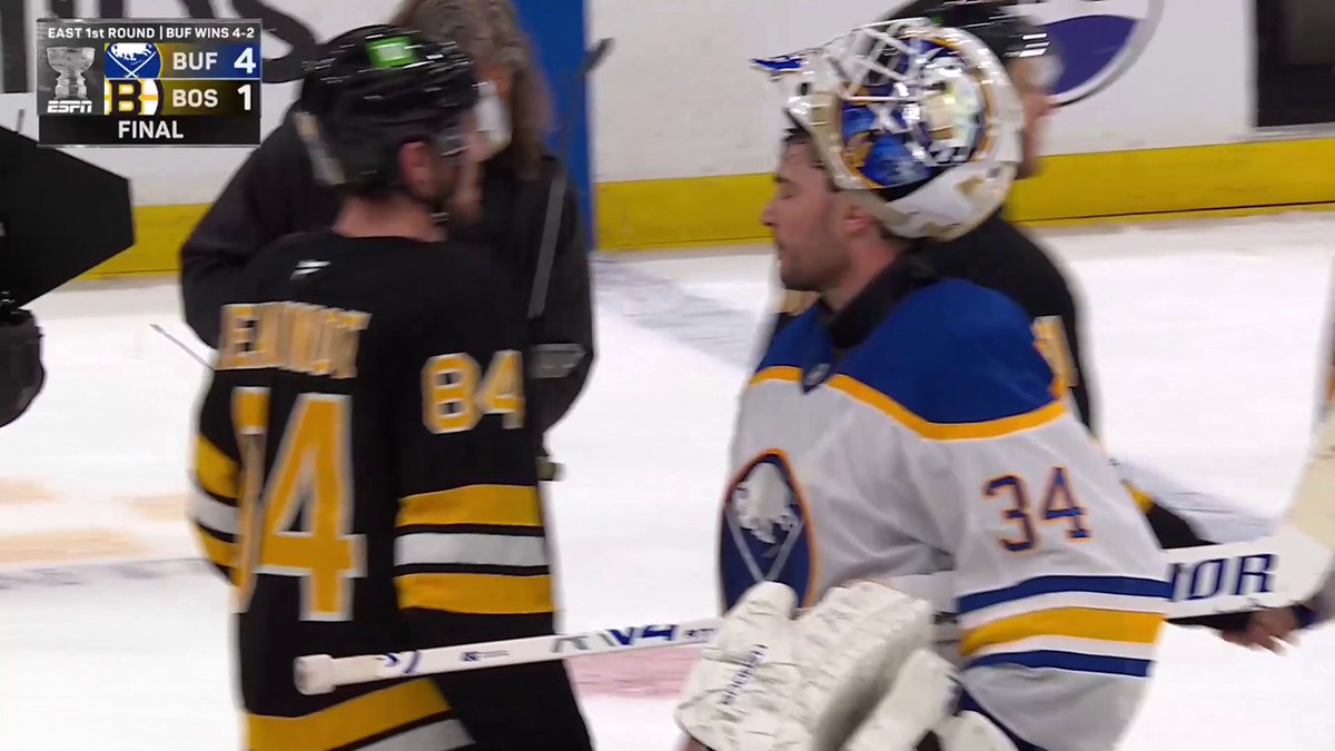 The best tradition in sports 🤝 #HockeyHandshakes #StanleyCup