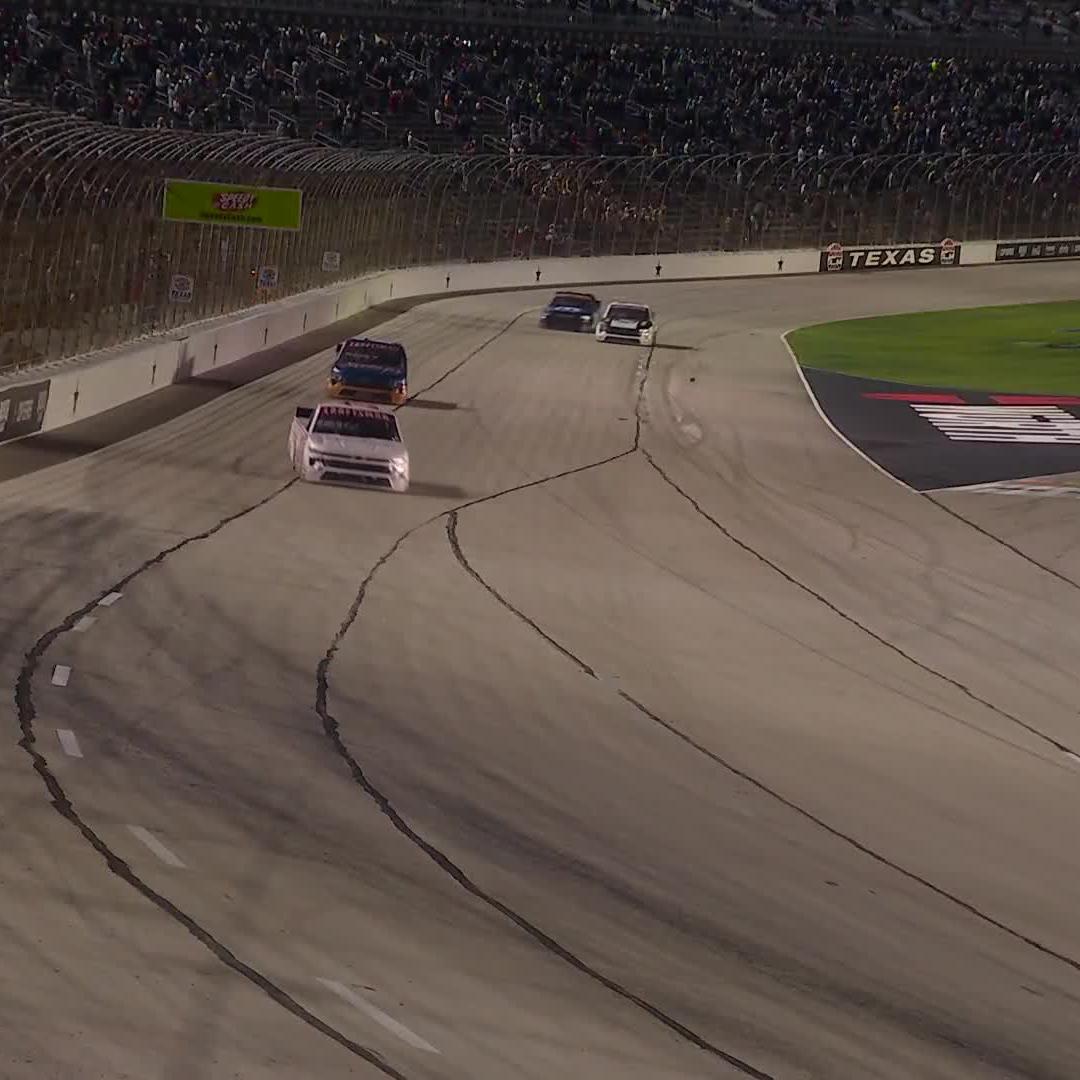 Caution is out for big damage on the frontstretch. 😬