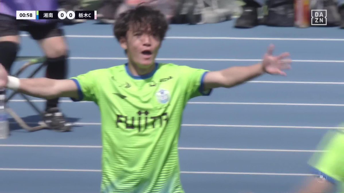 電光石火の一撃⚡️ 太田の視野の広いラストパスを 加瀬直輝がグラウンダーで撃ち抜いた! 加瀬は待望の移籍後初ゴール🙌 🏆明治安田J2・J3百年構想リーグ 🆚湘南×栃木C 📱DAZN 見逃し配信中 #Jリーグ #だったらDAZN