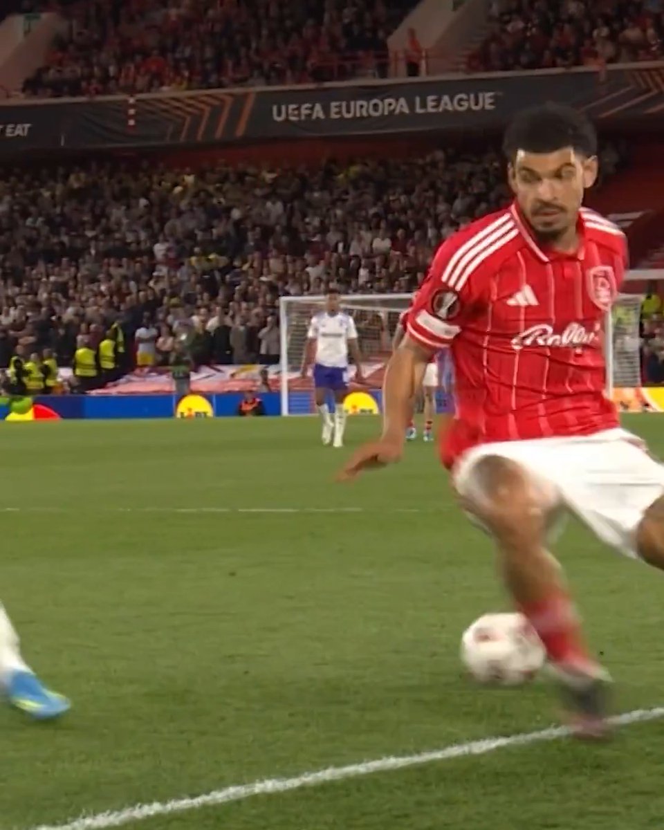 Anderson and Gibbs-White ballin' 🥵 #UEL | Nottingham Forest