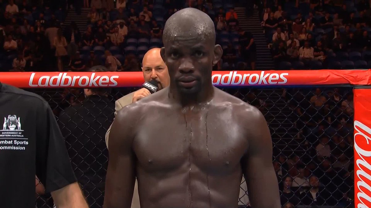 A close one in the 2nd bout 👀 Jonathan Micallef walks away with the split-decision victory! [ #UFCPerth | LIVE on @ParamountPlus ]