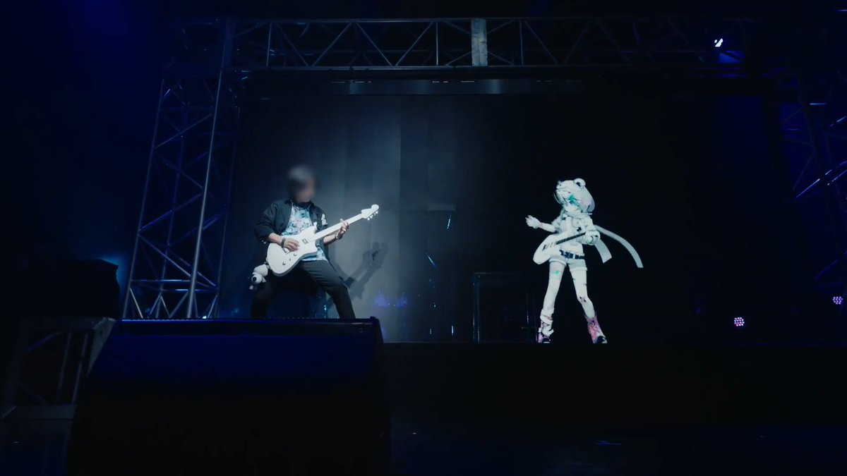 ライブで披露したギターソロバトル 【←かいりきベアによる生演奏ギター】 ☜ VS ☞ 【→事前に録音したかいりきベアのギター演奏】 ////////////////// ──真の宿敵は常に 己の内にあり。 //////////////////