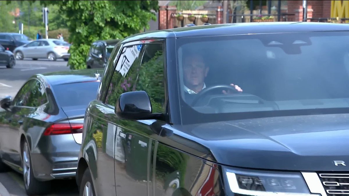 Drive through coffee for Charlie Appleby courtesy of Matt Chapman🤣 Distant Storm &amp; King's Trail represent team Appleby in the 2000 Guineas...Charlie gives the latest on them📝 #ITVRacing | Matt Chapman