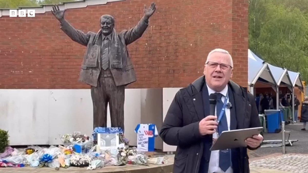 ♥️ "Today we remember Tony Parkes. Mr Blackburn Rovers, and we all loved him." Club chaplain Ken Howles leads the tributes outside Ewood Park for the club legend #bbcfootball