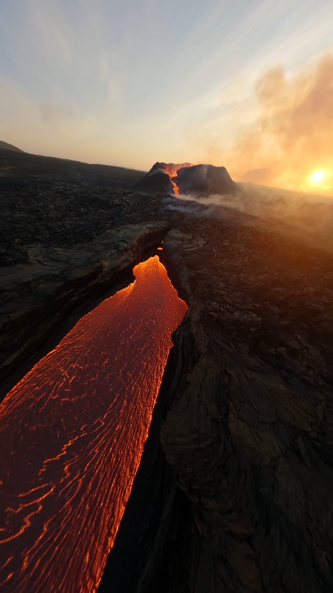 Celebrating International Drone Day with #GoProFPV pilot Andres Aguilera Morillas’s stunning close-up shot of Iceland’s volcanoes. 🎥 Andres trusted his GoPro to get closer to the lava than any human could + capture the raw power in 4K120 video 👉