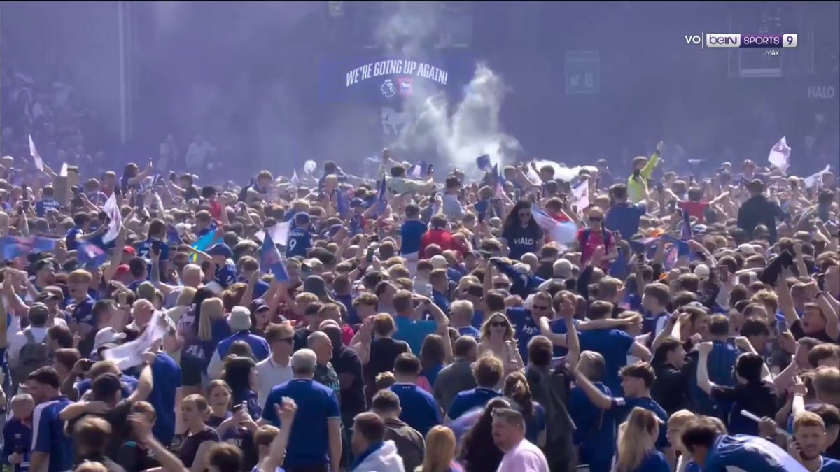 INCROYABLE CES IMAGES ! 🤩 IPSWICH EST DE RETOUR EN PREMIER LEAGUE 🏴. LE STADE EST ENVAHI EN QUELQUES SECONDES !!!! 😭😁 🎥 beIN SPORTS
