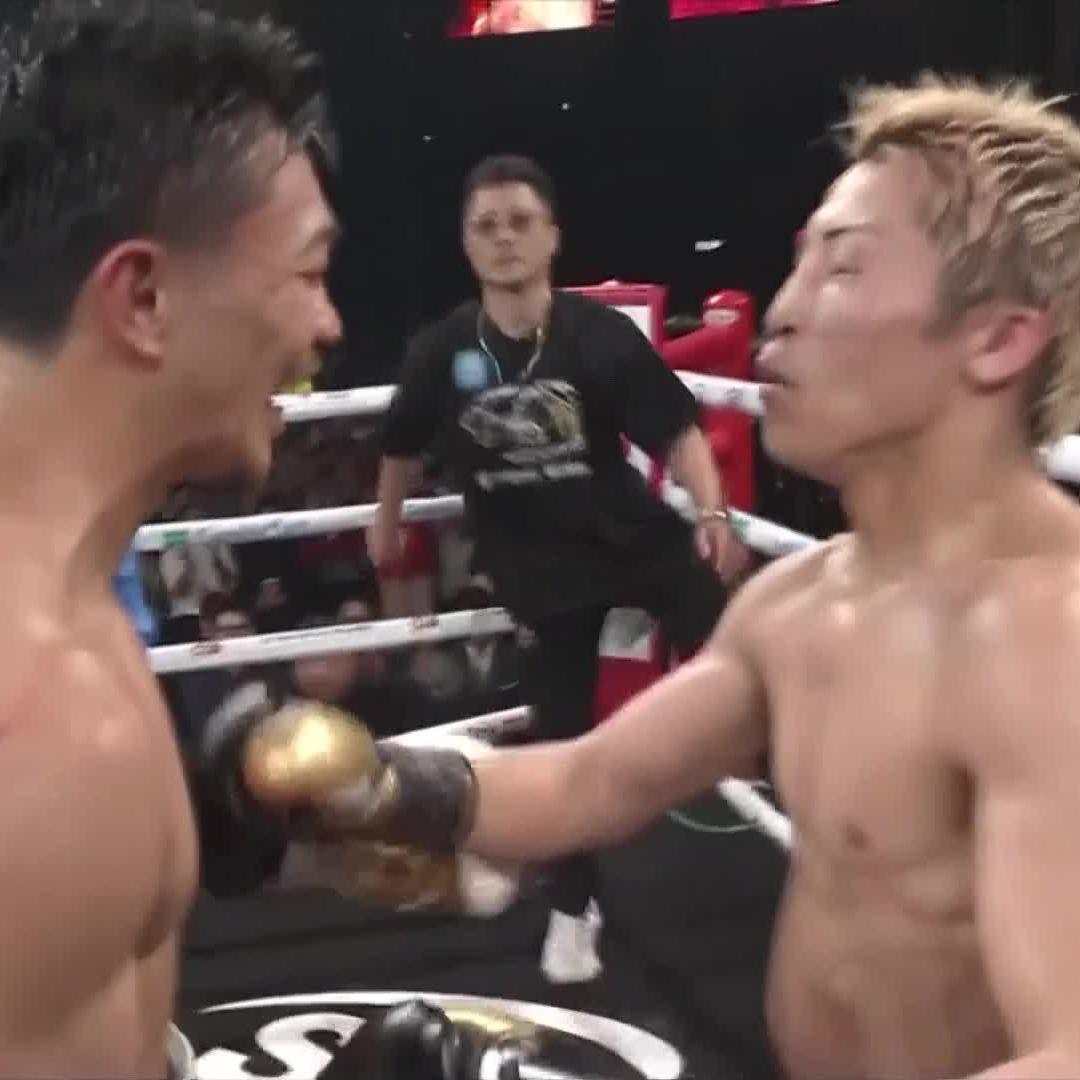 World class respect after 12 rounds 👏 #InoueNakatani | Live now on DAZN ▪️